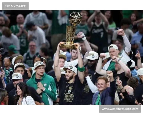 NBA季后赛:谁将捧起今年的冠军奖杯? NBA季后赛:谁将捧起今年的冠军奖杯?